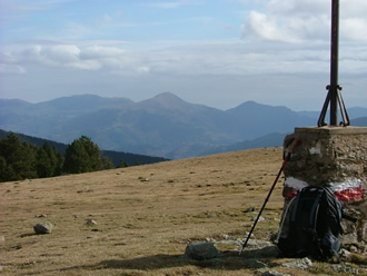 GR11 waymarks at the Coll Marcer Nov 2005